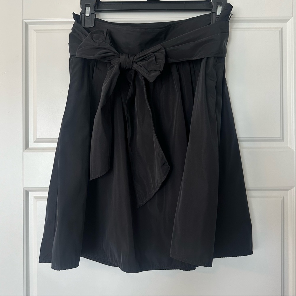 Elegant Black Bow-Tie Skirt